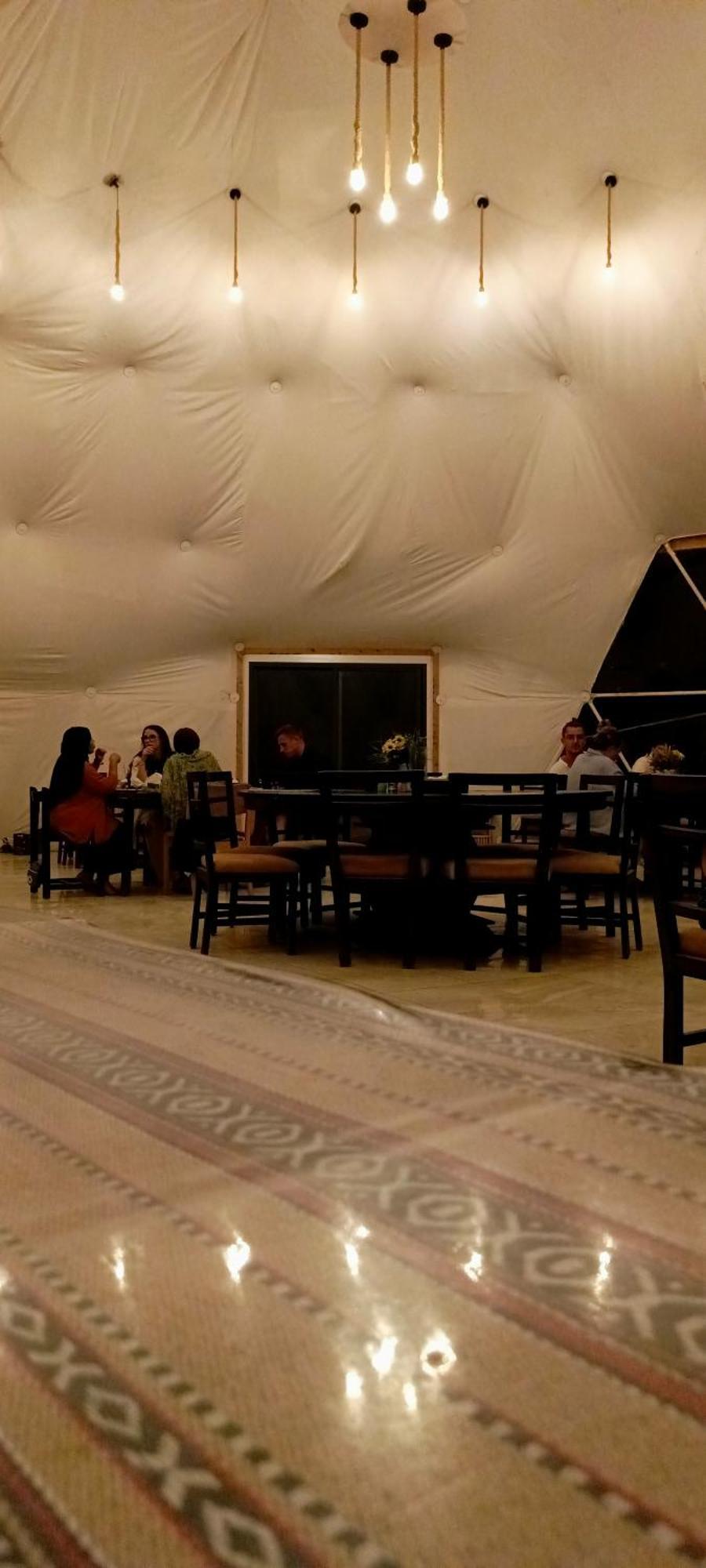 Titanic Camp Panzió Rum vádi Kültér fotó